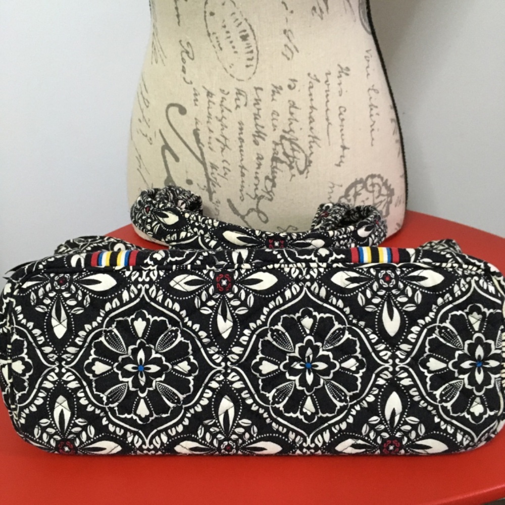 Vera Bradley Small Vera Tote Bag in Barcelona Print Fabric Black/White/Multi - Picture 8 of 11